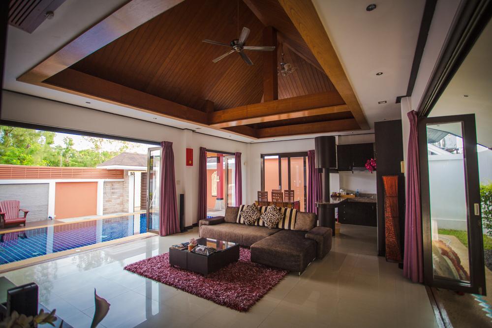 The Iris Pool Villa Rawai Room photo