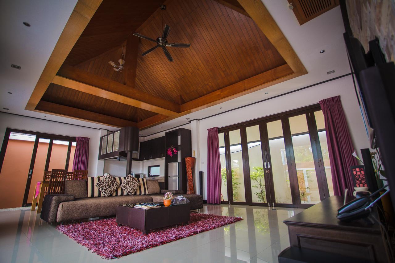 The Iris Pool Villa Rawai Room photo