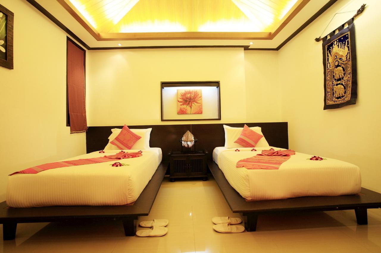 The Iris Pool Villa Rawai Room photo