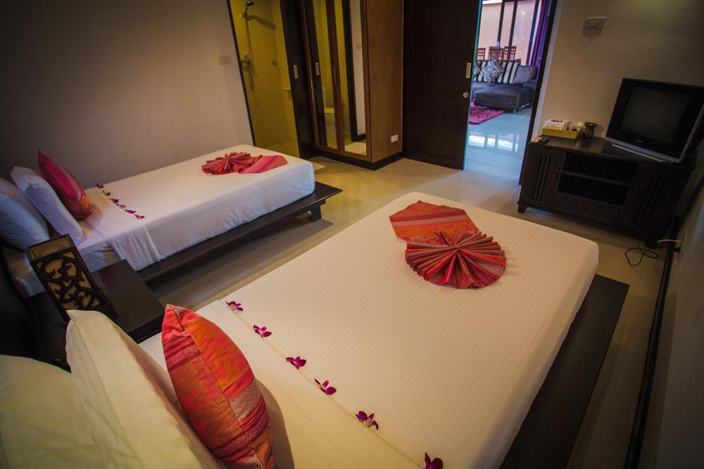The Iris Pool Villa Rawai Room photo