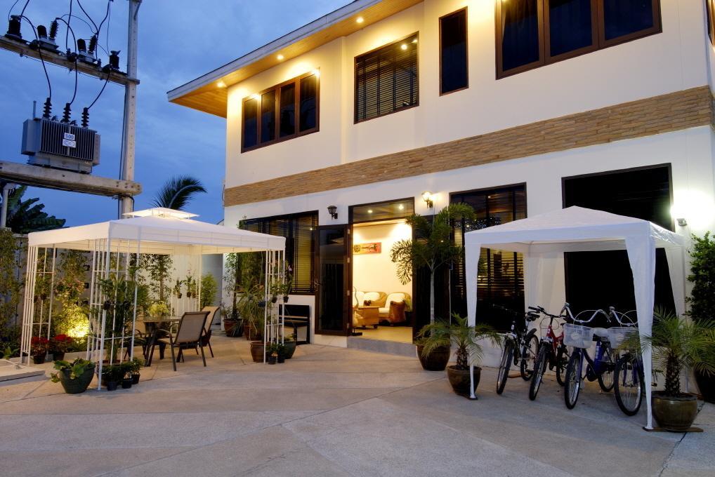 The Iris Pool Villa Rawai Room photo